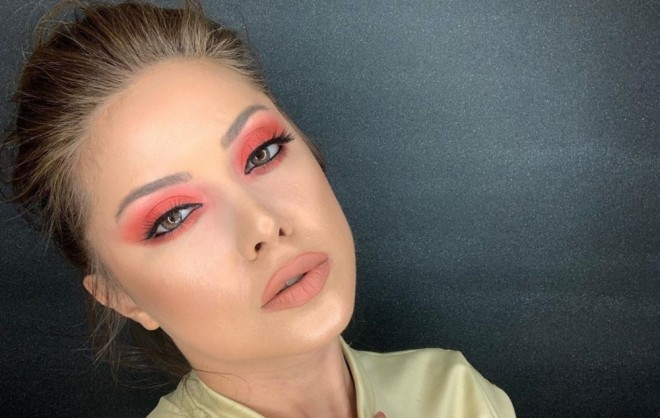 Ayan "məşhurlaşan"ları tənqid etdi