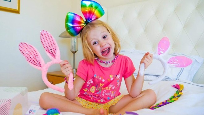 Nastya ən çox qonorar alan bloqqeridir - foto