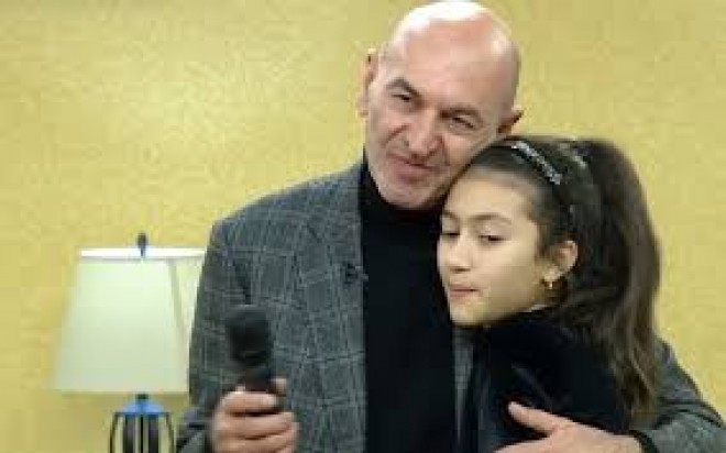 Xalq artisti televerilişə nəvələri ilə gəldi - foto