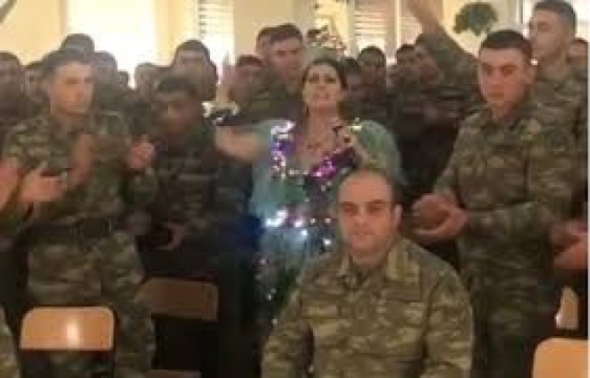 Elza Seyidcahan əsgərlərə konsert verdi - foto+video