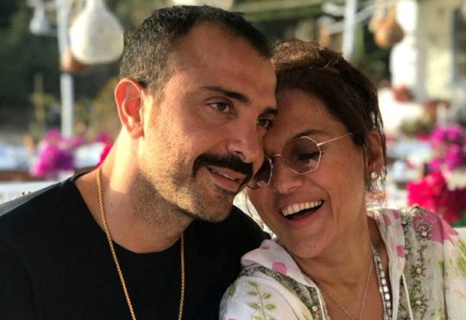 Demet Akalın keçmiş ərini "axmaq" adlandırdı - video