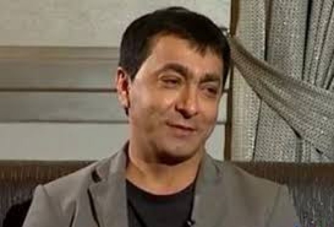 Aslan efirdə çiy yumurta içdi