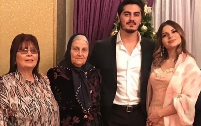 &nbsp;Aybəniz Haşımova qızının nişanından foto paylaşdı