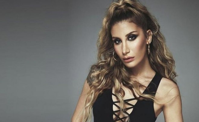 İrem Derici Bakıya gəldi - video