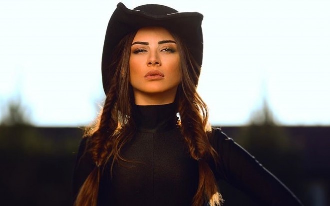 Aysel Əlizadə tanışını hədələdi - foto