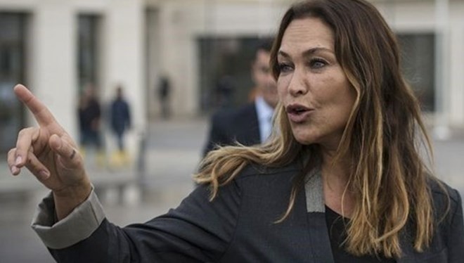 Hülya Avşarın evinə girən oğru tutuldu