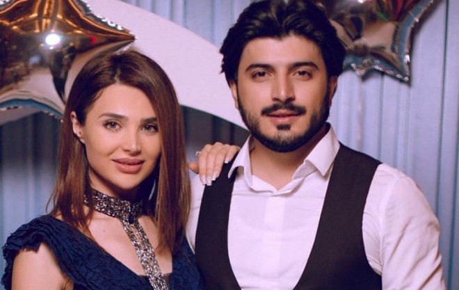 Ülviyyə saç rəngini tündləşdirdi