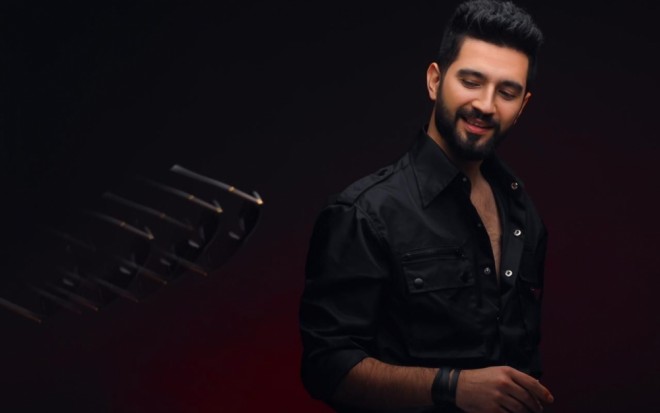 Əhməd bu ildə ilk mahnısını oxudu - video