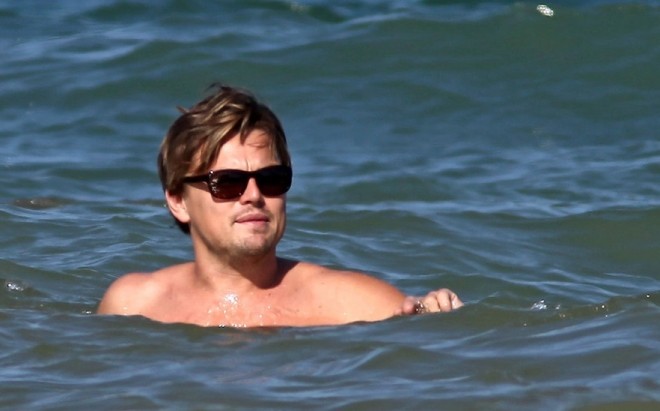 DiKaprio dənizdə bir şəxsi xilas etdi - foto