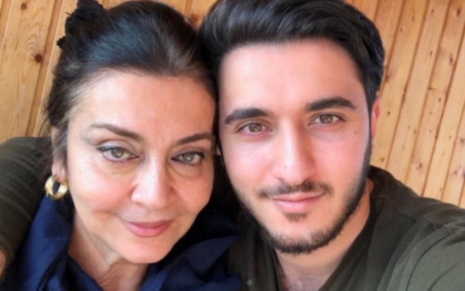 Həmidə Ömərova&nbsp;oğlundan "gileyləndi" - foto