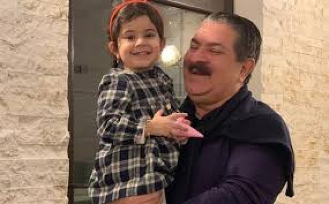 Ağadadaş Ağayevin nəvəsi ilə fotosu