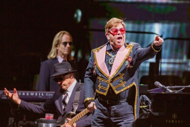 Elton Con ordenlə təlif olundu - foto