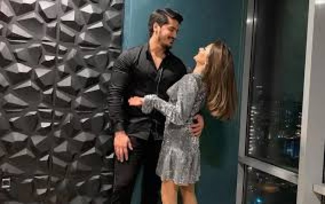 Aynişanın nişanlısıilə yeni şəkilləri