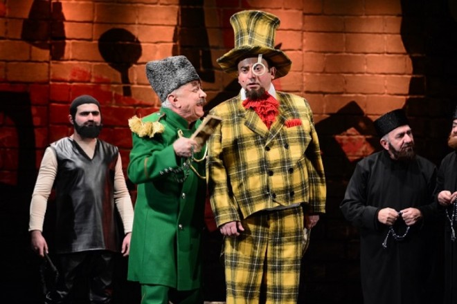 “Dəli yığıncağı”nın premyerası oldu