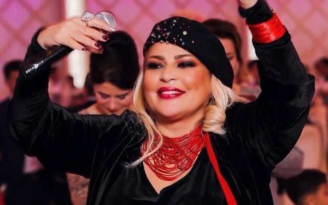 "Həmişə işıqlı rənglər seçirdim" -&nbsp;Əməkdar artist