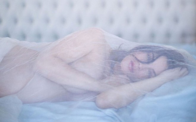 Hamilə aktrisa fotosessiya etdirdi