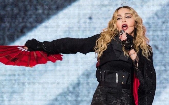 Madonna telefona qadağa qoydu - foto
