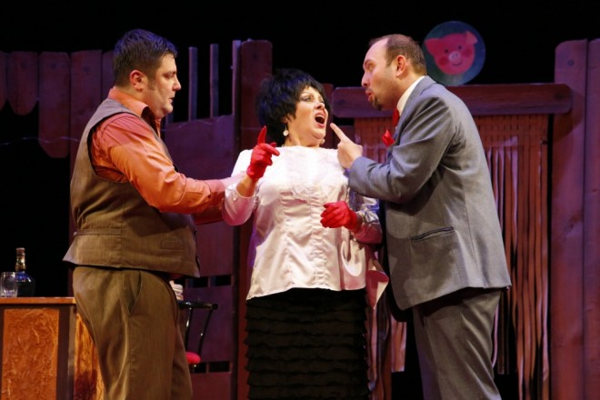 Musiqili Teatr rusdilli tamaşaçılarını unutmayıb