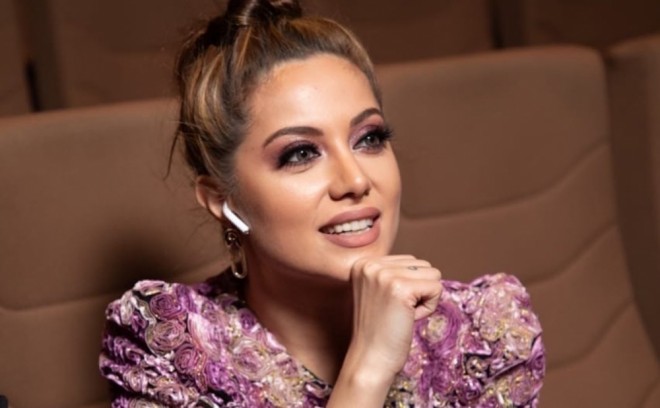 Ayan bəzi sənətçiləri tənqid etdi