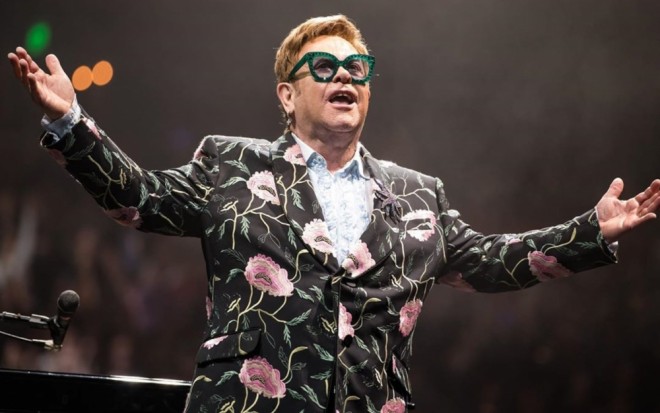 Elton Con vida konsertlərini təxirə saldı