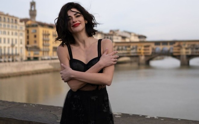 Nəsrin çəkilişlərin dayandırılmasını istəyir