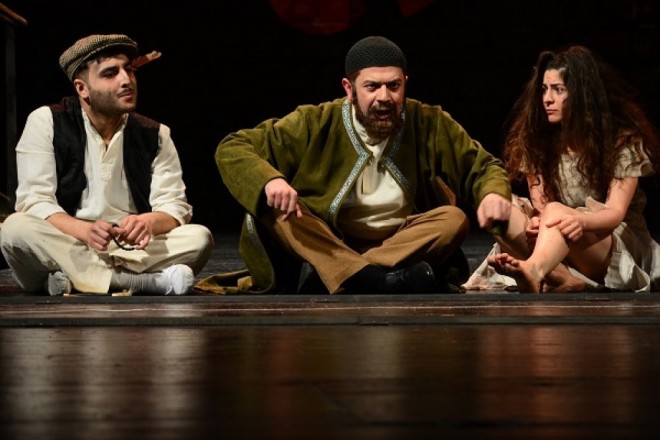 “Dəli yığıncağı” növbəti dəfə səhnədə