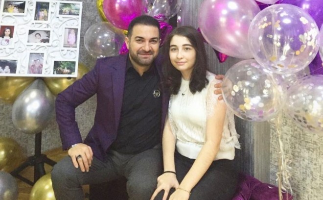 Əməkdar artist qızı ilə fotosunu paylaşdı