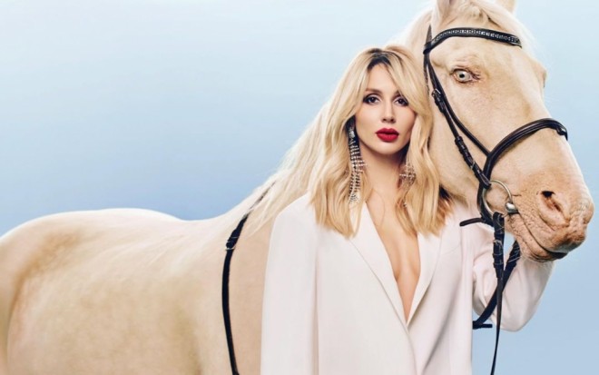 Ukraynalı müğənni konsertlərini təxirə saldı