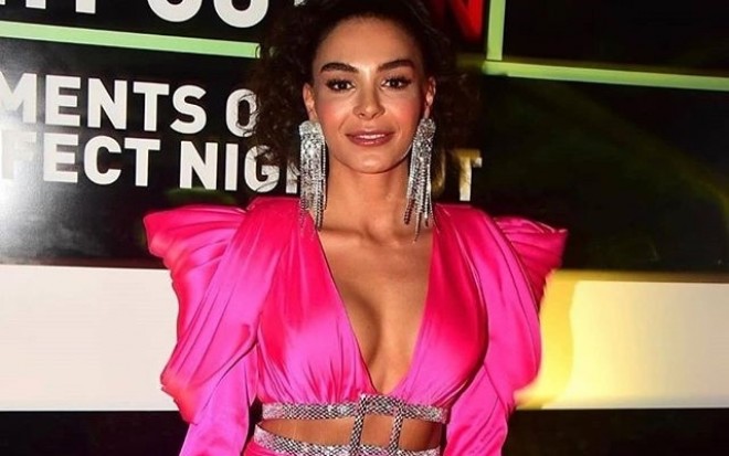 Aktrisa geyimi ilə diqqət çəkdi - foto