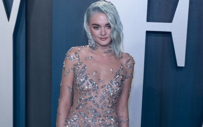 Müğənni 19 yaşında virusa yoluxdu