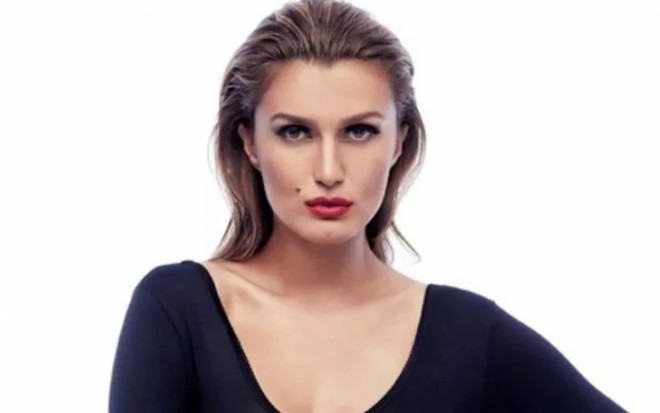 Model müğənni xəstəxanaya düşdü