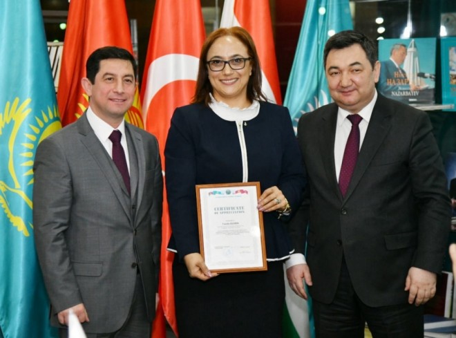 Müğənni kişi həmkarını tənqid etdi