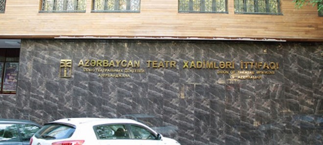 Teatr Xadimləri İttifaqı fonda ianə etdi