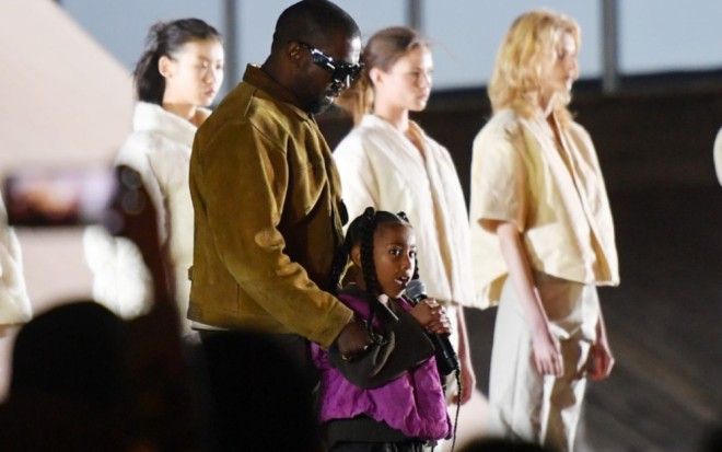 Repçinin 6 yaşlı qızı rep oxudu - video