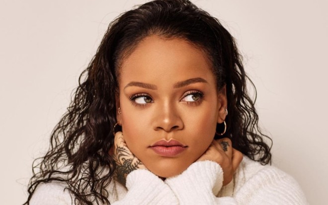 Rihanna izləyiciləri ilə dərdləşdi