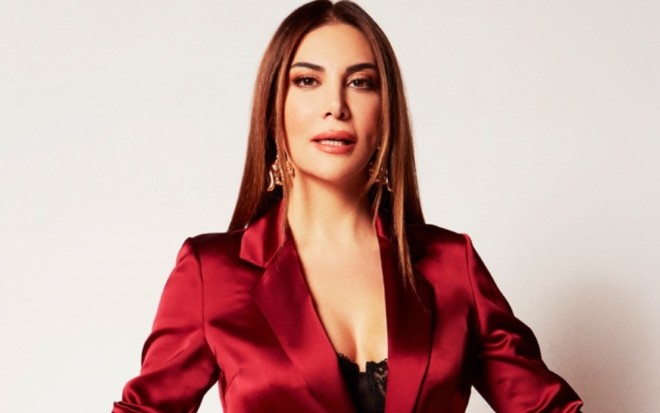 Müğənni 500 ailəyə bazarlıq etdi - video