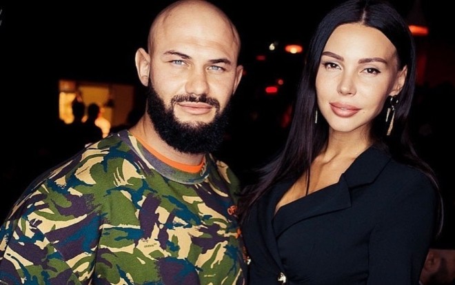 Məşhur reper həyat yoldaşı ilə barışdı - foto