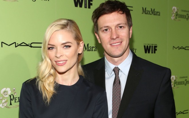 Məşhur aktrisa rejissor ərindən boşanır