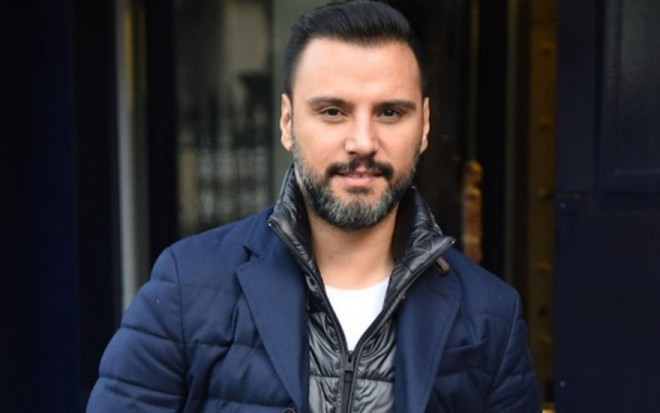 Alişan 23 il it kimi işlədiyini dedi