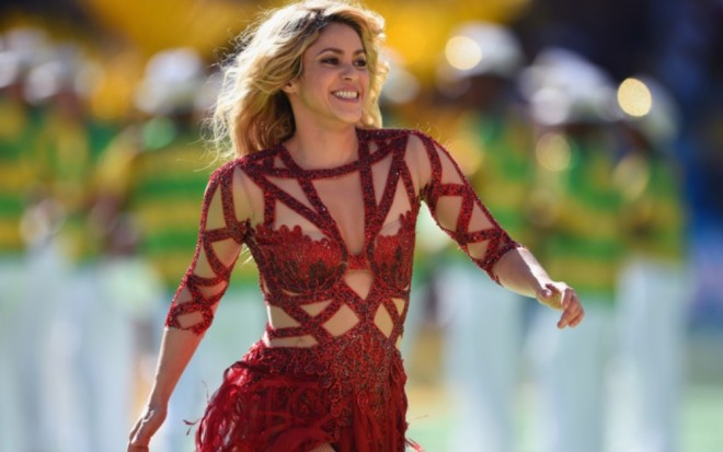 Şakira antik fəlsəfə kursunu bitirdi