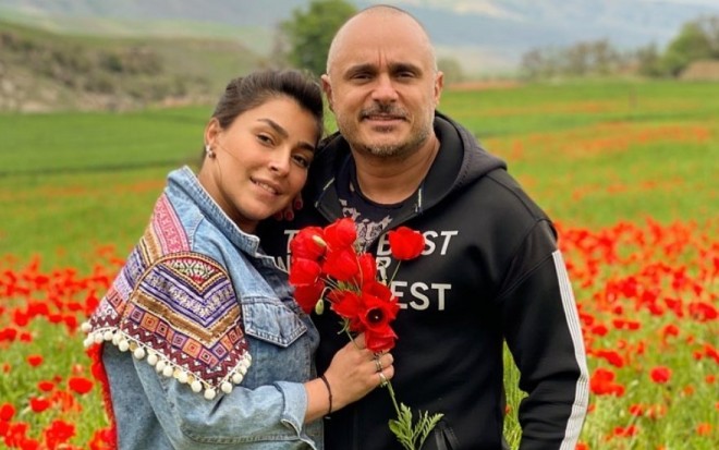 Miri Yusif gəzintiyə həyat yoldaşı ilə gedir - foto