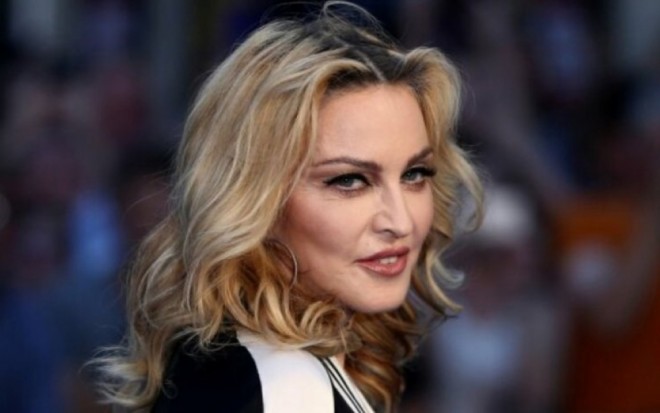 Madonna açıq-saçıq fotolarını paylaşdı