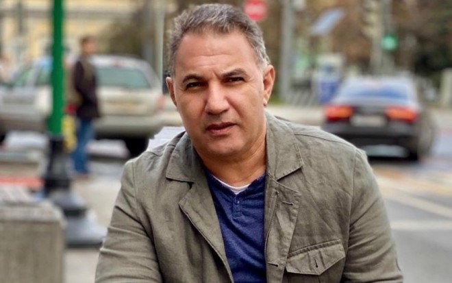 "Elə müğənni var paltarını heç kimə vermir” - Əməkdar artist