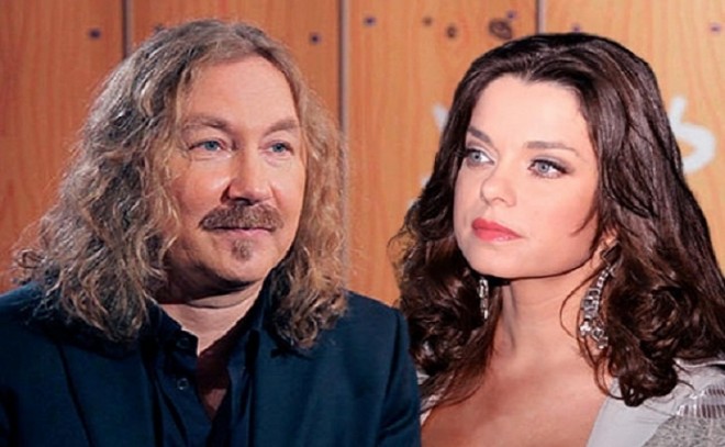 &nbsp;Müğənni keçmiş əri ilə bağlı etrif etdi