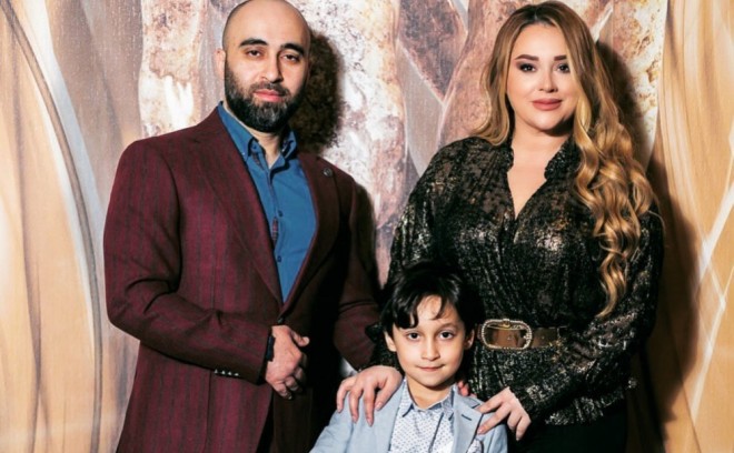 Xatirə ailəsinin fotosunu paylaşdı