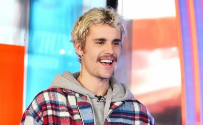 Castin qadından 20 milyon istəyir