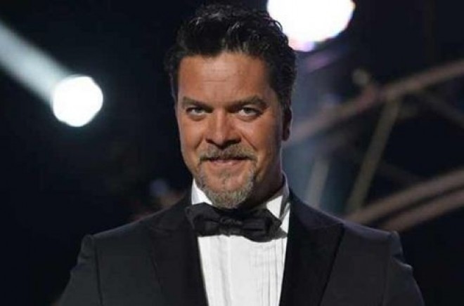 Şoumen məhkəməyə müraciət etdi