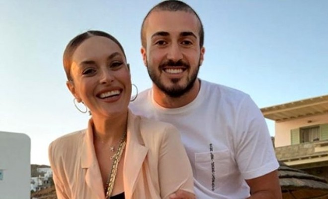 Ezgi Mola ailə qurmağa hazırlaşır