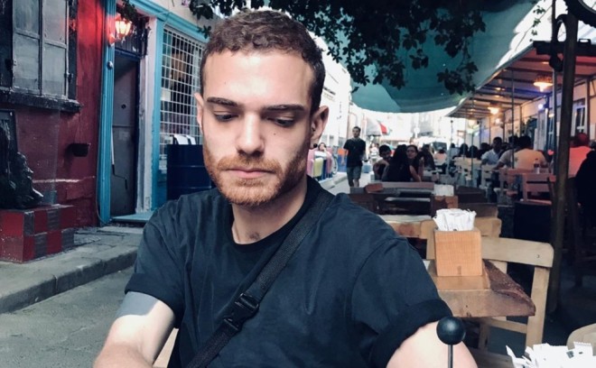 Elnur maddi sıxıntı çəkdiyini etiraf etdi