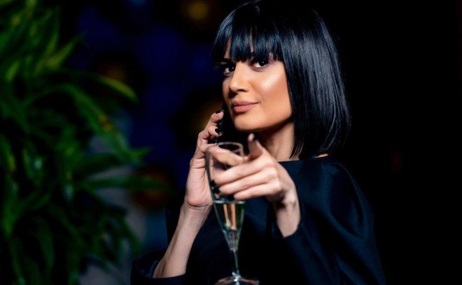 Natavan ilə Ayan küsülü gəzirlər